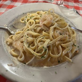 Michael's Italian Restaurant - Linguine Parmesan and shrimp. Perfectly cooked. - Italian Near Me - Breckenridge, Colorado Michael's Italian Restaurant - Linguine Parmesan and shrimp. Perfectly cooked. - Italian Near Me - Breckenridge, Colorado