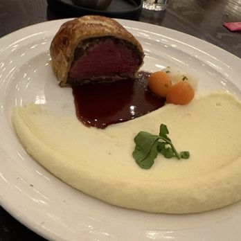 Gordon Ramsay Hell's Kitchen - Beef Wellington petit - New American Near Me - Miami, Florida