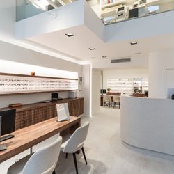 Vingerhoets-Optics - Inkom van de winkel