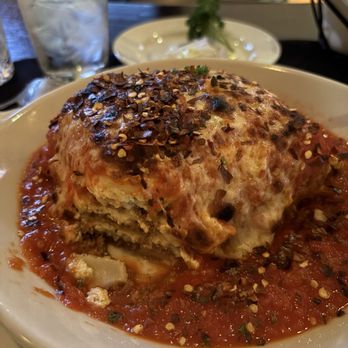 Rosebud on Rush - Lasagna (I added the pepper flakes) - Italian Near Me - Chicago, Illinois