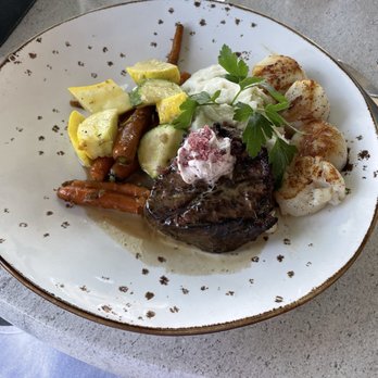 Salt & Stone - Filet with scallops and veg - Wine Bars Near Me - Kenwood, California