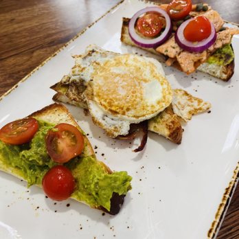 Madres Brunch - Sampler Toast - Breakfast & Brunch Near Me - Whittier, California Madres Brunch - Sampler Toast - Breakfast & Brunch Near Me - Whittier, California