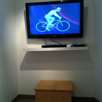 Dynamic Chiropractic Clinic - A room to play DVD that teaches u what a chiropractor does - Chiropractors Near Me - Kenmore, Washington