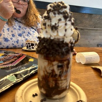 The Yard Milkshake Bar - Ice Cream & Frozen Yogurt Near Me - Panama City Beach, Florida