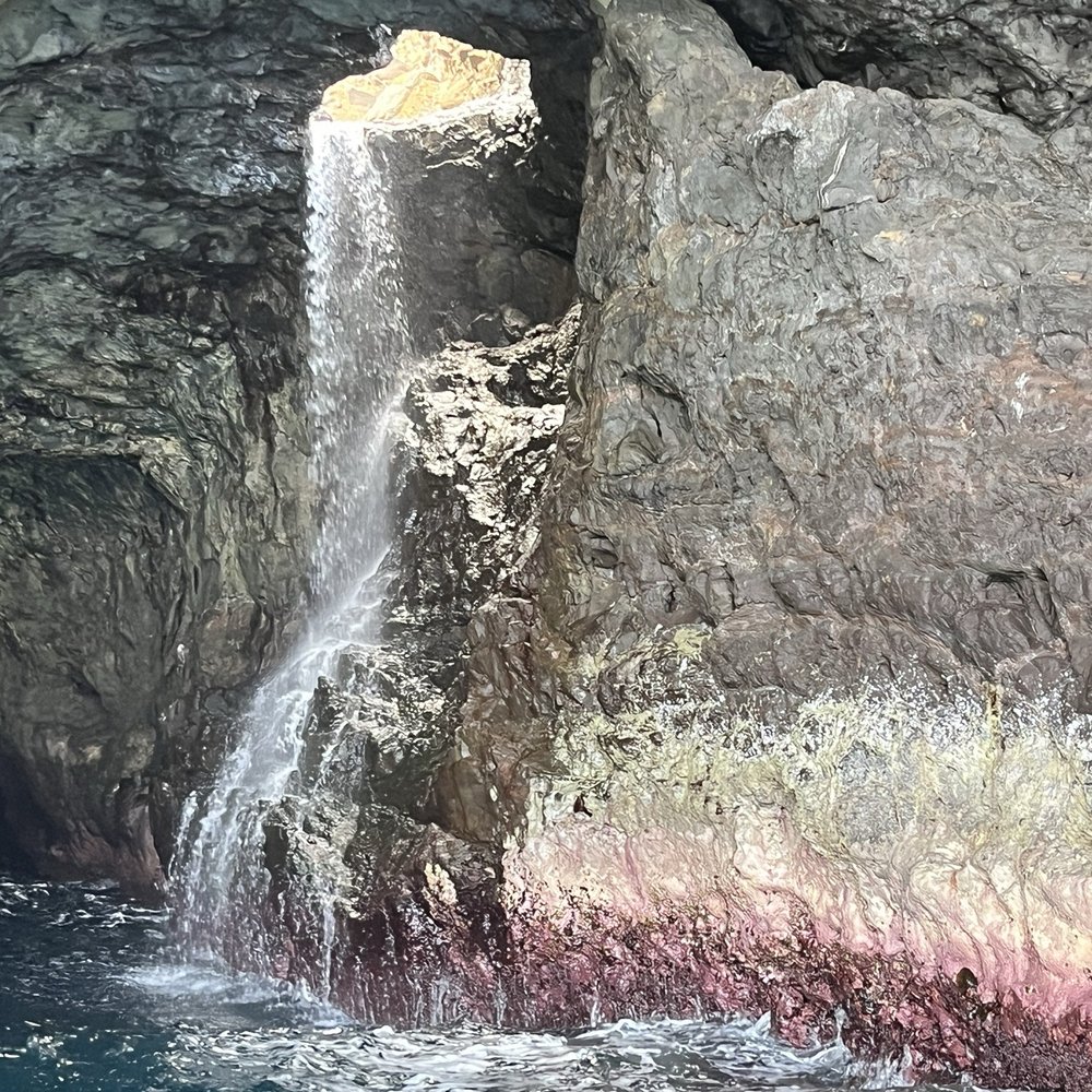 Waiahuakua cave
