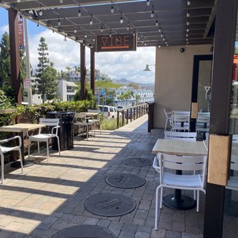 Vibe Organic Kitchen & Juice - outdoor seating - Juice Bars & Smoothies Near Me - Dana Point, California