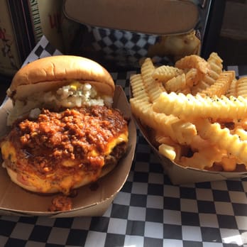 Al's Burger Shack - Bobo Chili Cheeseburger and Crinkle Cut Fries. - Burgers Near Me - Chapel Hill, North Carolina
