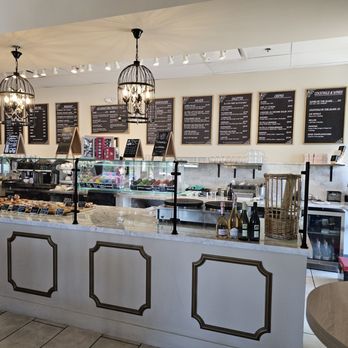 Le Cafe Du Sud - Cashier and food displays - Bakeries Near Me - Las Vegas, Nevada Le Cafe Du Sud - Cashier and food displays - Bakeries Near Me - Las Vegas, Nevada