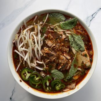 Tuyet Mai - Spicy Rare Steak Noodle Soup- Bun bo hue thit tai khong - Vietnamese Near Me - San Francisco, California