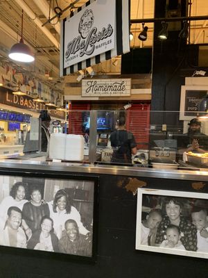 Ma Lessie's Chicken & Waffles by null