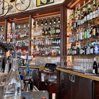 Le Diplomate - Bar area - Brasseries Near Me - Washington, DC, District of Columbia