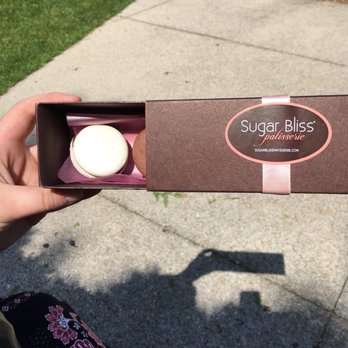 Sugar Bliss  - Macaroons are amazing according to my daughter...gluten free but not Celiac friendly. - Cupcakes Near Me - Chicago, Illinois