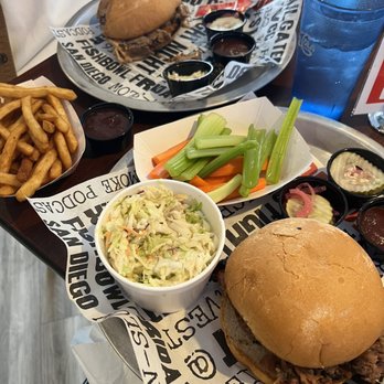 Cali BBQ - Brisket Sandwich Pulled Pork Plate Cole Slaw - Barbeque Near Me - Spring Valley, California