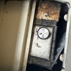 Huntsville Hospital - Nasty air conditioning unit. Healthy to breathe this in? I think no.