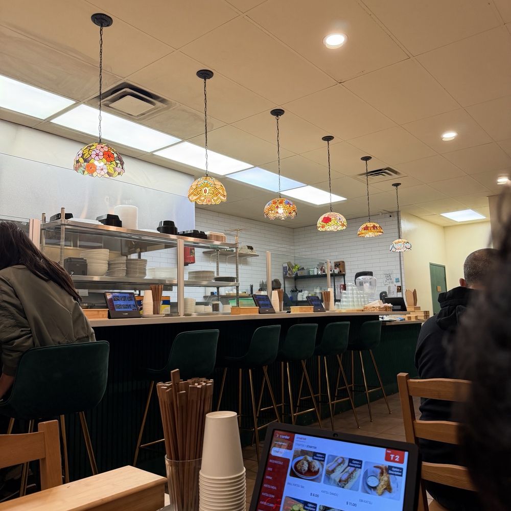 Lucky Pig - Dining Area - Korean Near Me - Whittier, California Lucky Pig - Dining Area - Korean Near Me - Whittier, California