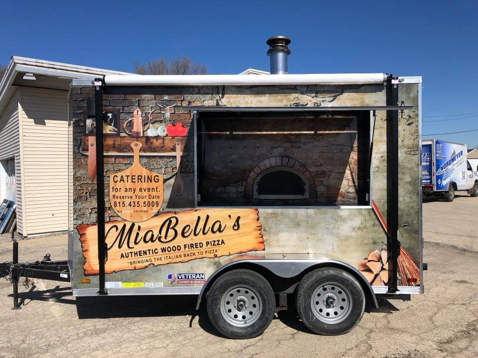 MiaBella's Wood Fired Pizza Catering Logo