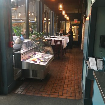 Avli Estiatorio - Greek Near Me - Winnetka, Illinois