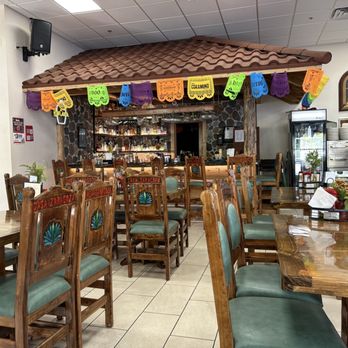 Casa Zaragoza - Dining area and bar - Mexican Near Me - Madison, Wisconsin Casa Zaragoza - Dining area and bar - Mexican Near Me - Madison, Wisconsin
