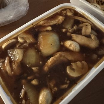 New China Wok - Chicken with Garlic Sauce - Chinese Near Me - Westchester, Illinois New China Wok - Chicken with Garlic Sauce - Chinese Near Me - Westchester, Illinois