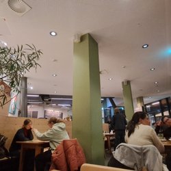 Café Mezzo - Blick ins Lokal