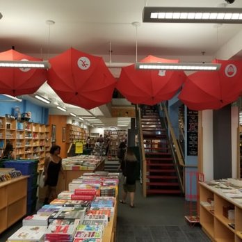 BMV Books - View entering the bookstore - Bookstores Near Me - Toronto, Ontario
