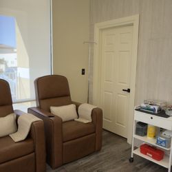The Refinery Wellness + Aesthetics - IV Therapy room