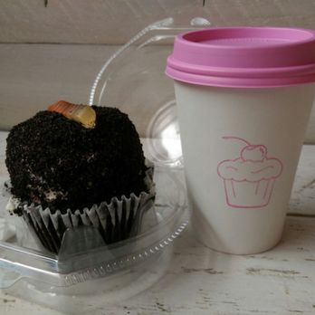 Colossal Cupcakes - Oreo dirt cupcake - Bakeries Near Me - Cleveland, Ohio Colossal Cupcakes - Oreo dirt cupcake - Bakeries Near Me - Cleveland, Ohio