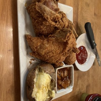 Buckhead Mountain Grill - 4 piece fried chicken dinner with baked potato (to much of butter) and baked apples. - American Near Me - Bellevue, Kentucky