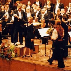 Dr. Nurit Jugend with the Israeli Philharmonic Orchestra & Maestro Zubin Mehta