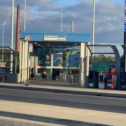 CTA - Montrose - Blue Line - Entrance