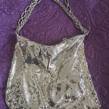 Beacon's Closet - Armani purse 15$ - Used, Vintage & Consignment Near Me - New York, New York Beacon's Closet - Armani purse 15$ - Used, Vintage & Consignment Near Me - New York, New York