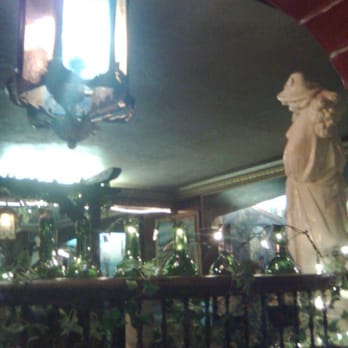 Maria's Trattoria - Inside of Maria's Restaurant - Italian Near Me - Braintree, Massachusetts Maria's Trattoria - Inside of Maria's Restaurant - Italian Near Me - Braintree, Massachusetts