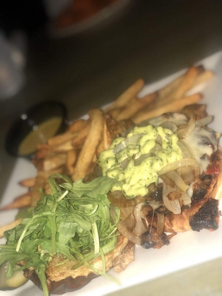 CLUTCH KITCHEN & POUR HOUSE 125 Photos & 62 Reviews 601 S Cedar St