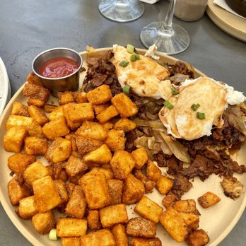 The Front Yard - Brisket Benedict - Beer Gardens Near Me - Las Vegas, Nevada The Front Yard - Brisket Benedict - Beer Gardens Near Me - Las Vegas, Nevada