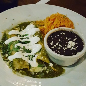 Madre - Chicken enchilada with green sauce 5 stars - Mexican Near Me - Torrance, California