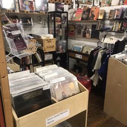 Spinning Threads Records - Update store view October 2020. Back open for first time since March.