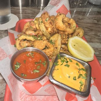 Lee's - Calamari - Cocktail Bars Near Me - Houston, Texas