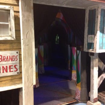 Monterey Mirror Maze - Amusement Parks Near Me - Monterey, California