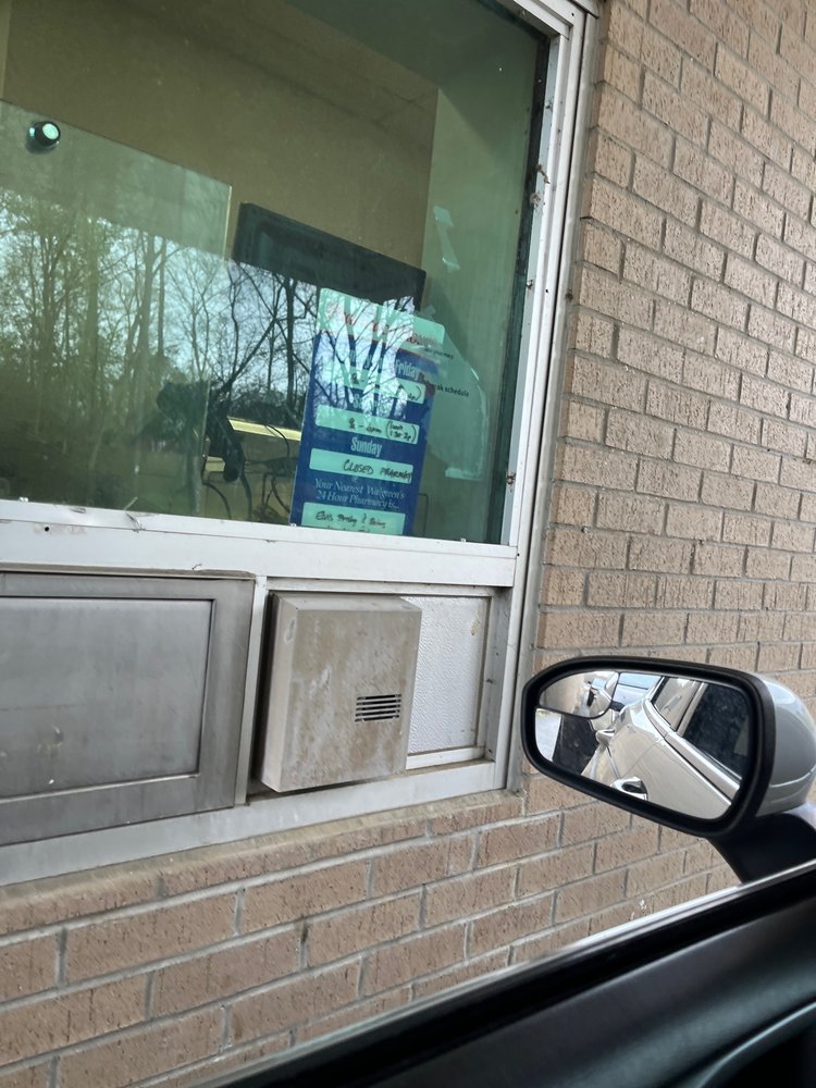 WALGREENS 35 Stateline Rd W, Southaven, Mississippi Drugstores