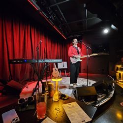 The Music Hall Lounge - Intimate venue!