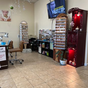 Nail Garden & Spa - Waxing Near Me - Holmes, Pennsylvania