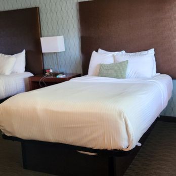 Best Western Plus Beach View Lodge - Double beds plus fireplace - Hotels Near Me - Carlsbad, California