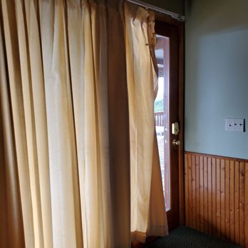 Canyon Lakeview Resort - Broken stained curtains - Hotels Near Me - Canyon Lake, Texas Canyon Lakeview Resort - Broken stained curtains - Hotels Near Me - Canyon Lake, Texas