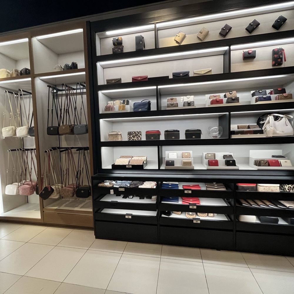 Coach - Accessories Near Me - Auburn Hills, Michigan