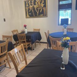 Soul Food Plus - Interior, clean, cozy and very nice. Wasn't expecting that :)