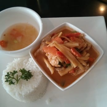 Bistro Siam - Red curry lunch special $7.95 - Thai Near Me - Santa Clara, California