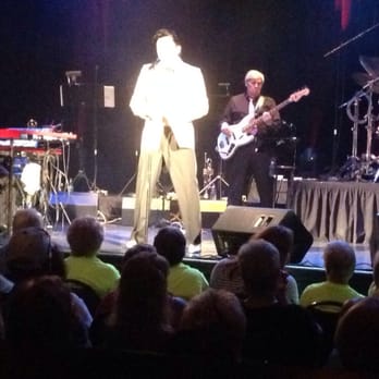 Diamond Jo Casino Dubuque - Young Elvis Tribute Artist performer - Casinos Near Me - Dubuque, Iowa
