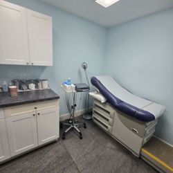 George Tsioulias, MD - Examination room