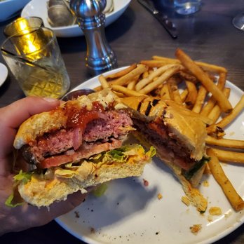 Vine and Oak - Comfort Food Near Me - Cranford, New Jersey Vine and Oak - Comfort Food Near Me - Cranford, New Jersey