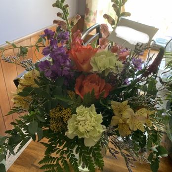 Blooms on Elm - Florists Near Me - Princeton, Illinois
